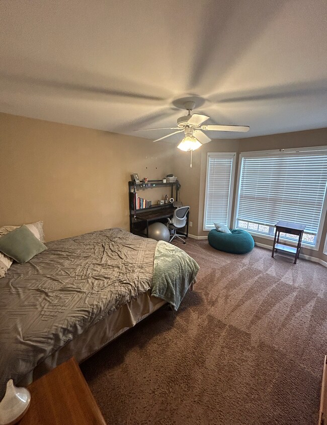 Building Photo - 146 Oak Meadows Dr