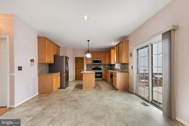 Building Photo - 6910 Governors Grant Ln