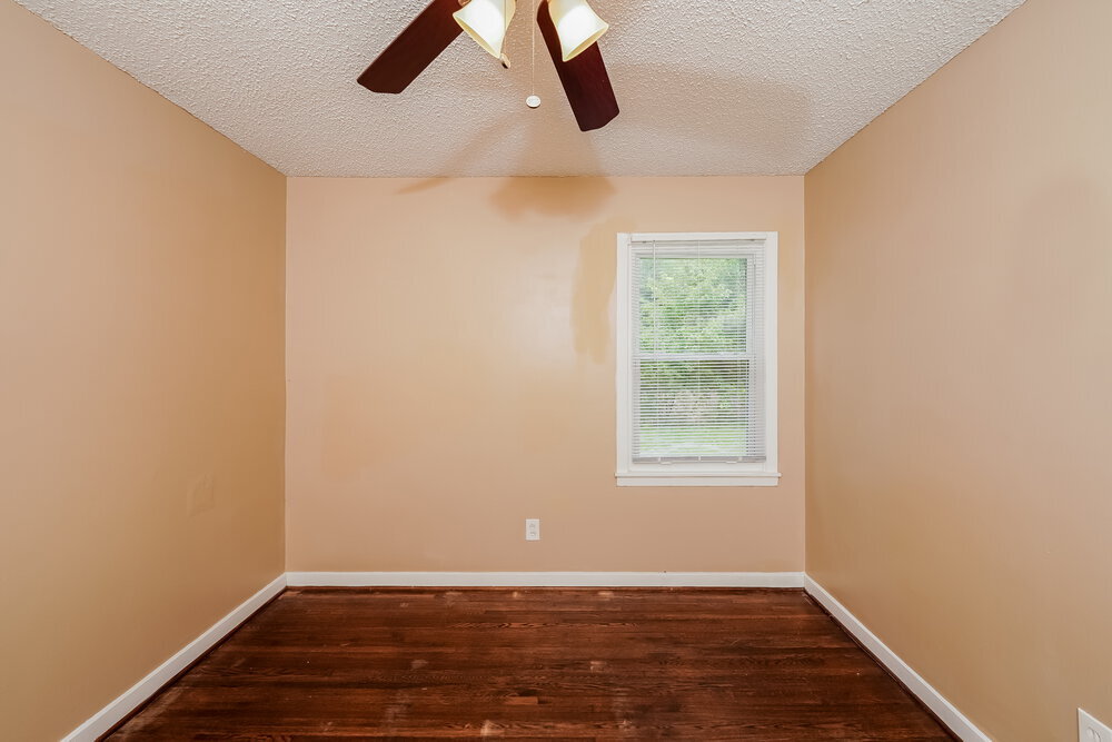 Building Photo - 1011 Menlo Ln