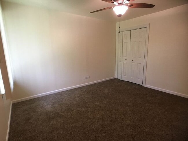 Building Photo - "Charming 2-Bedroom Retreat in Lisle with Spacious Living – 850 Sq Ft of Comfort!"