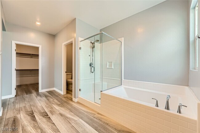 Building Photo - 5990 Viscaya Grv St