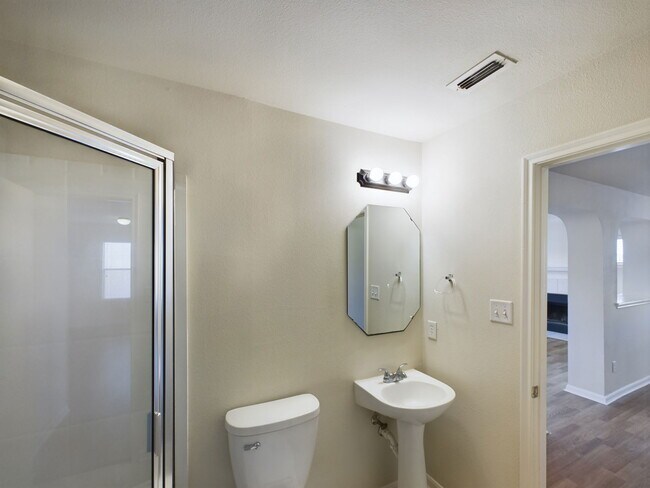 Building Photo - 15123 Meredith Ln