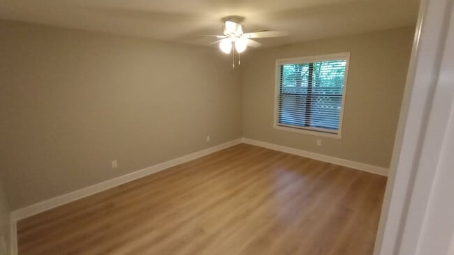 Building Photo - Remodeled 1 Bed 1 bath Condo Near Campus
