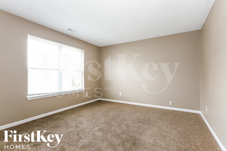 Building Photo - 347 Venus Dr