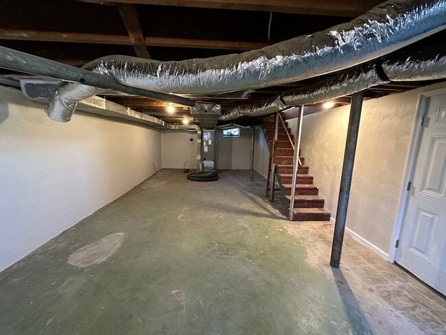 Building Photo - 2757 Meadowview Dr NW