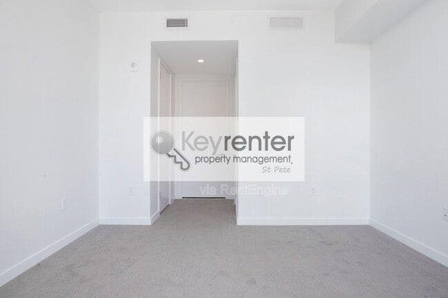 Building Photo - 400 Central Ave