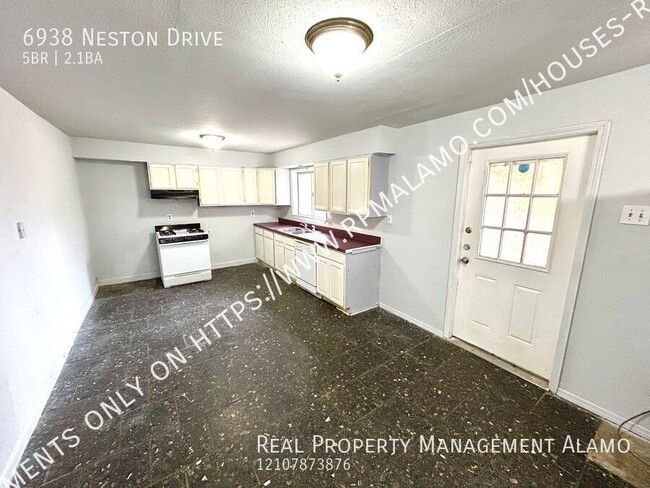 Building Photo - 6938 Neston