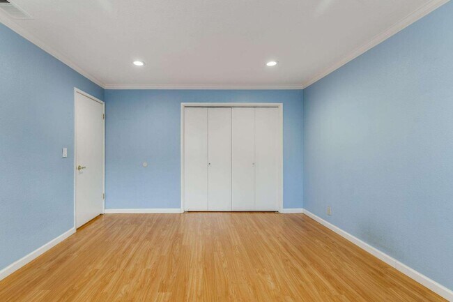 Building Photo - 12091 Atrium Dr
