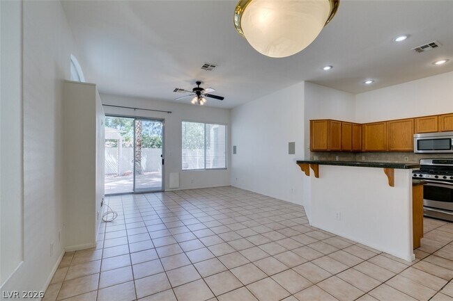 Building Photo - 254 Windsong Echo Dr
