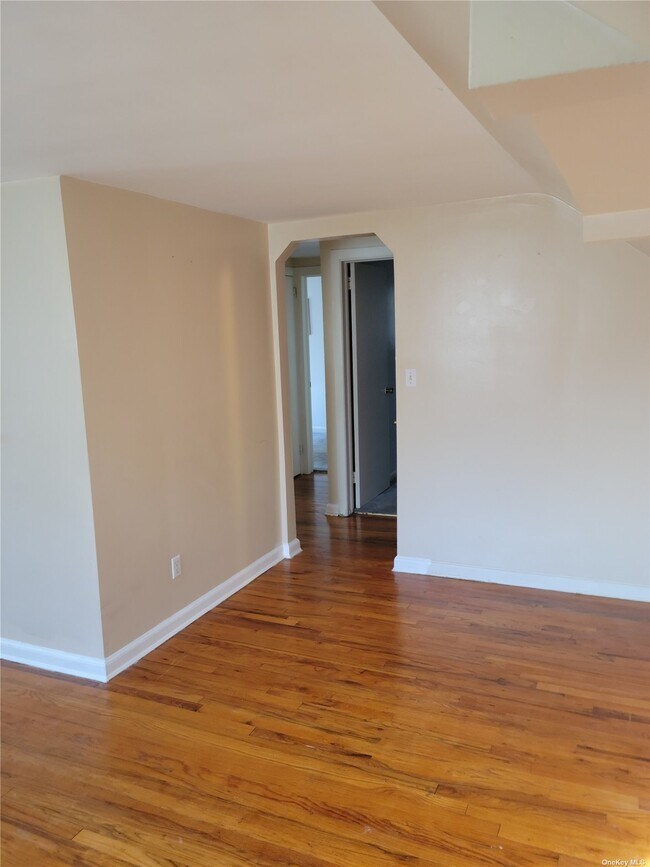Building Photo - 48 Hendrick Ave