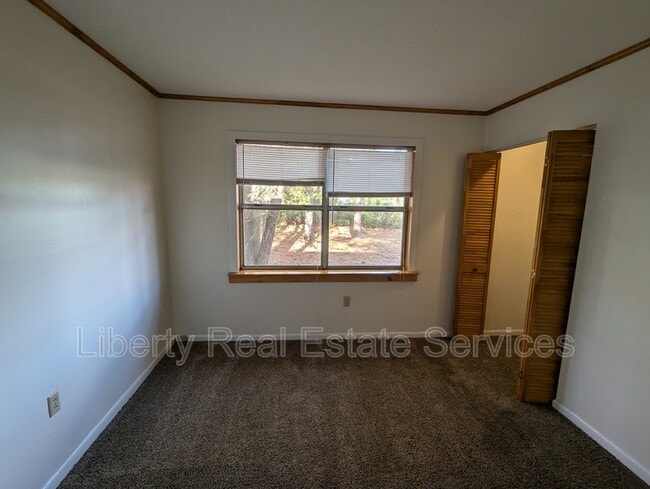 Building Photo - 102 Cherokee Cir