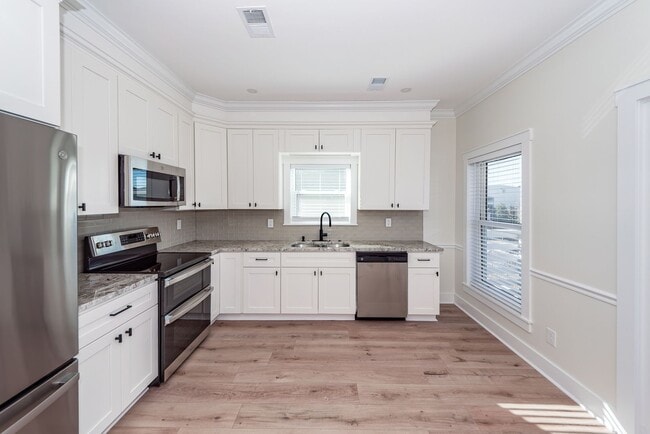 Building Photo - 3 Bedroom, 3 Bathroom Home in Union Heights - North Charleston