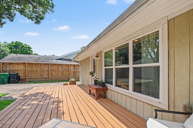 Building Photo - 4831 Stillbrooke Dr