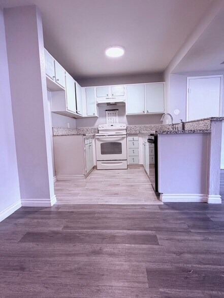 Building Photo - 2266 Denair Ave