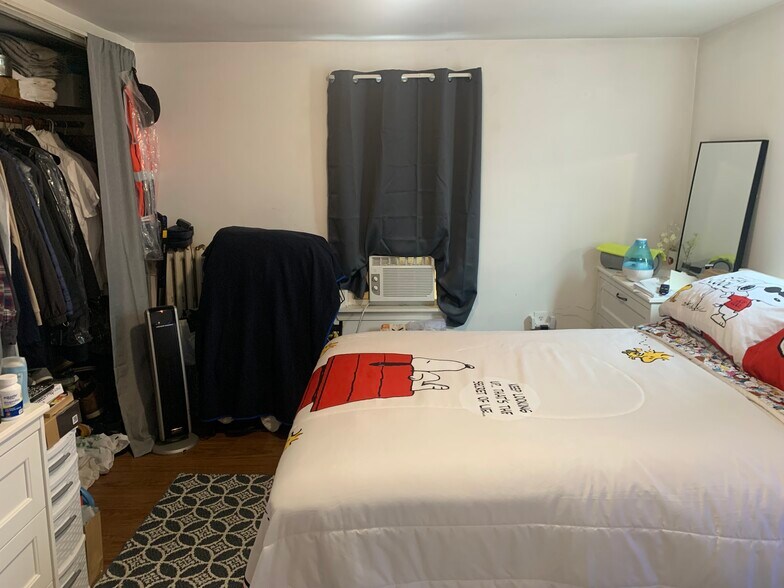 Building Photo - 94 Walnut St