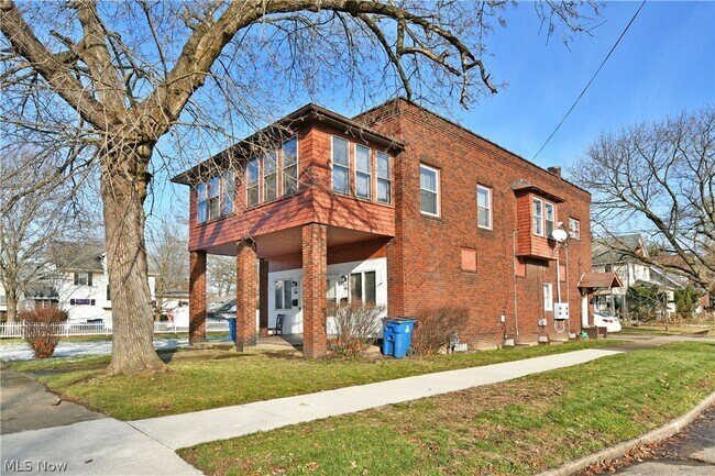 Building Photo - 401 Williams St SE