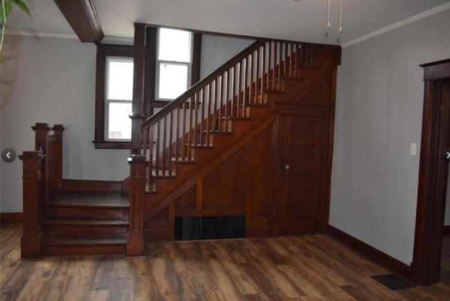 Building Photo - 2001 Mitchell Ave