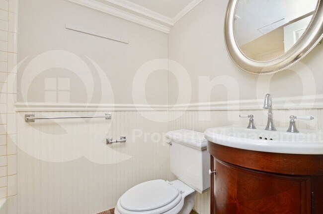 Building Photo - 317 E Catalina Dr