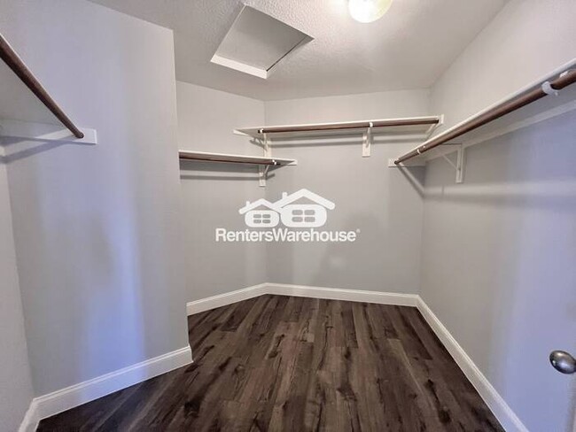 Building Photo - Move-in Ready!!! Stunning 4 bedroom in Nor...