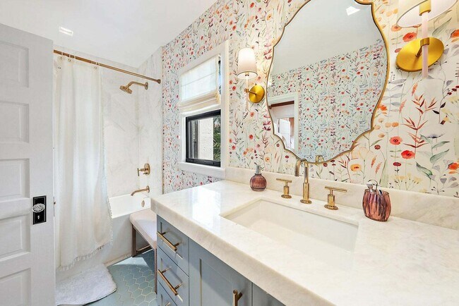 Building Photo - 3211 Washington Rd