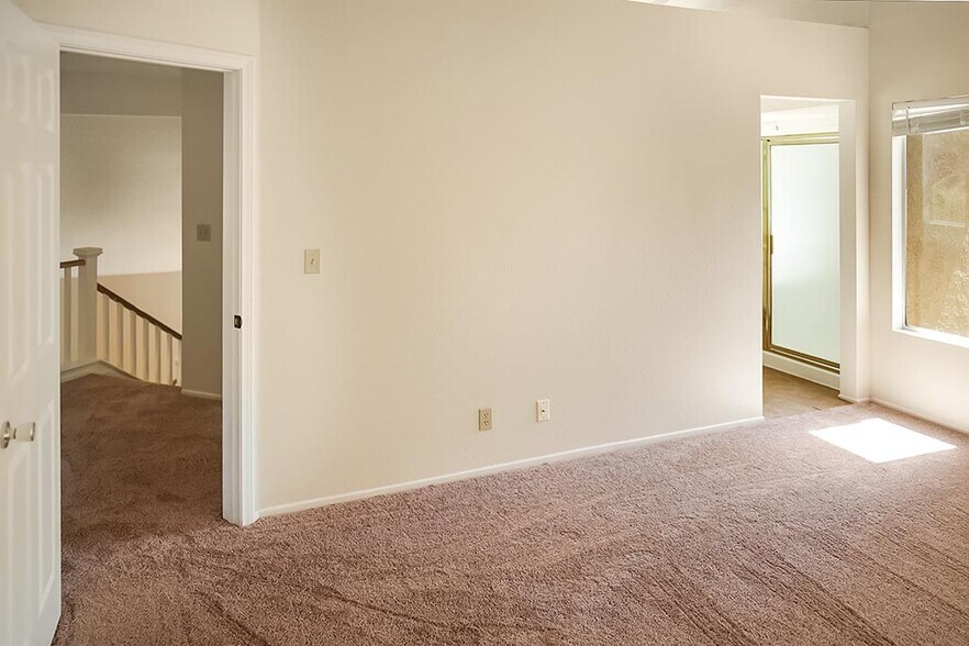 Building Photo - 1512 Siberian Ct