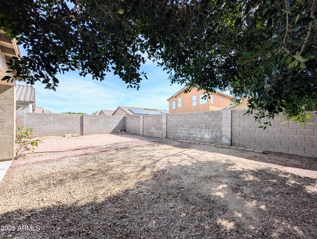 Building Photo - 8861 W Paradise Dr