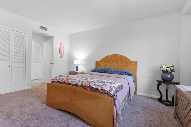 Building Photo - 3475 S Ocean Blvd