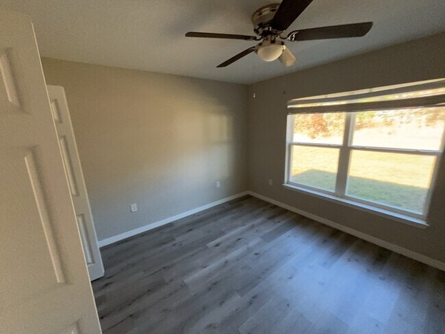 Building Photo - 3099 W Viking Ln