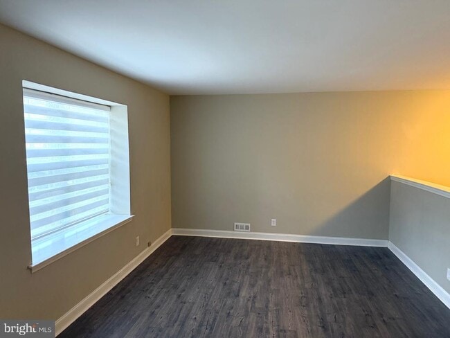 Building Photo - 313 Fountain Hall Ct