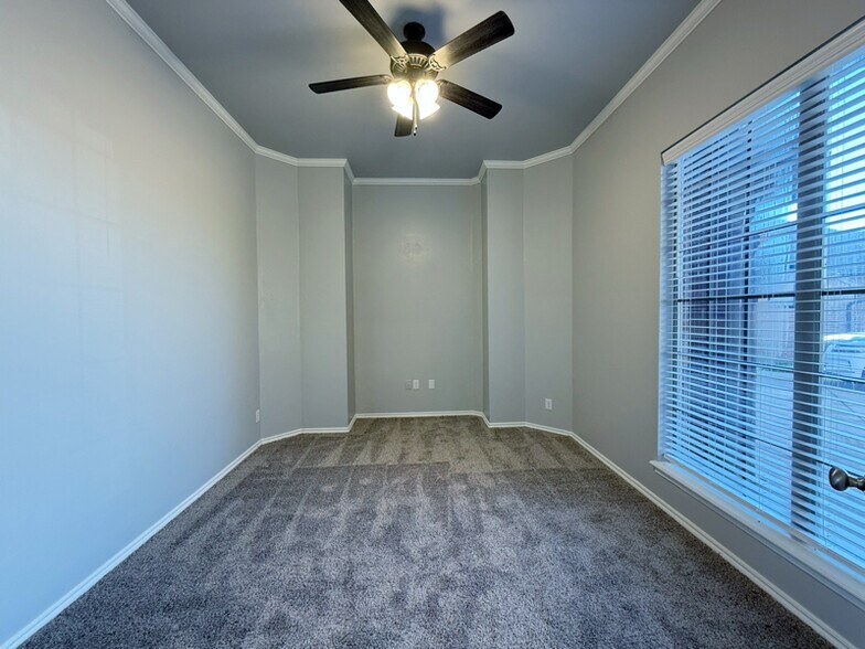 Building Photo - 17040 Hardwood Pl