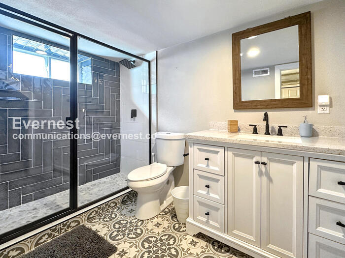 Building Photo - 2551 W 39th Ave