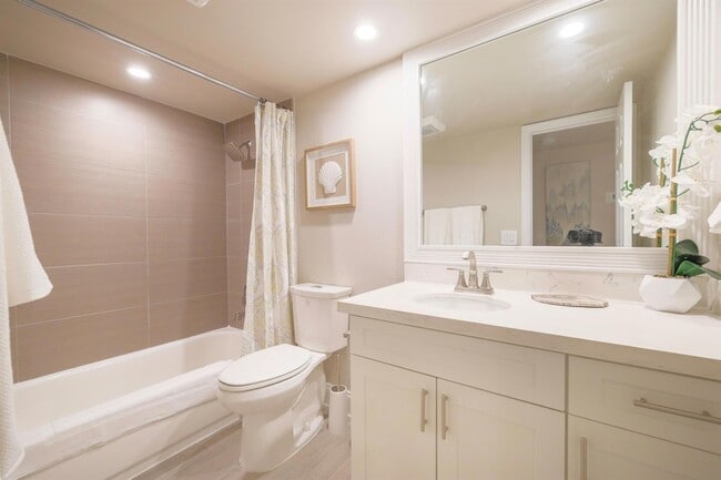 Building Photo - 601 N Ocean Blvd