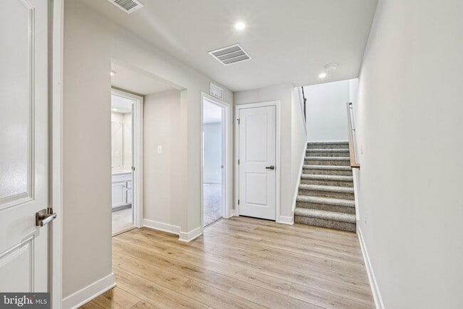 Building Photo - 9389 Edenderry Dr