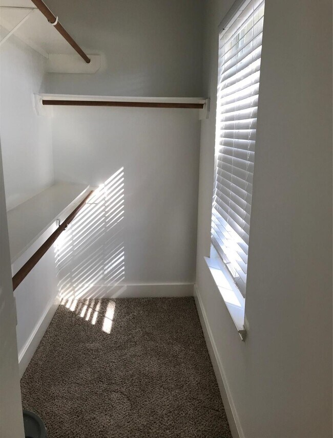 Building Photo - 6118 Spruce Bough Ct