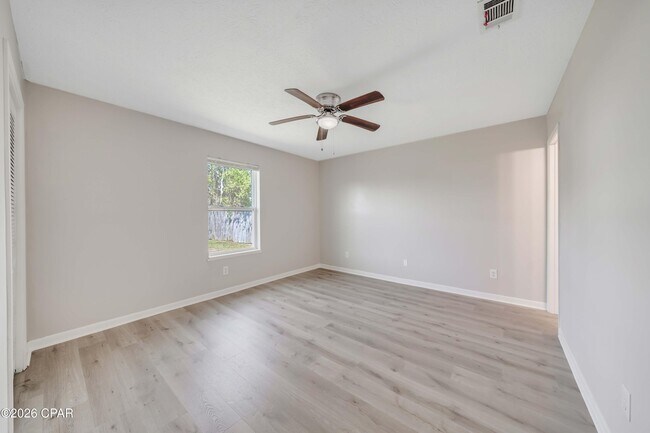 Building Photo - 7011 Lois St