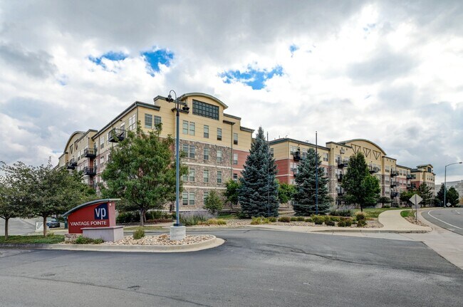 Building Photo - $2,195, 2 Bed 2 Bath Condo in Broomfield w...