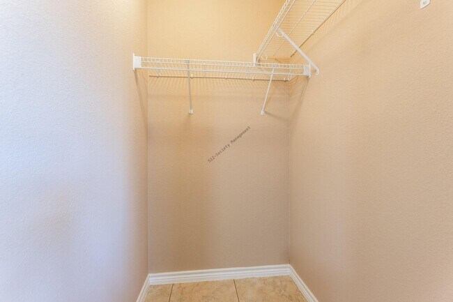 Building Photo - "Charming 3-Bedroom Home with 2 Full Baths in Pflugerville's Heart - 1315 Sq Ft of Comfort!"
