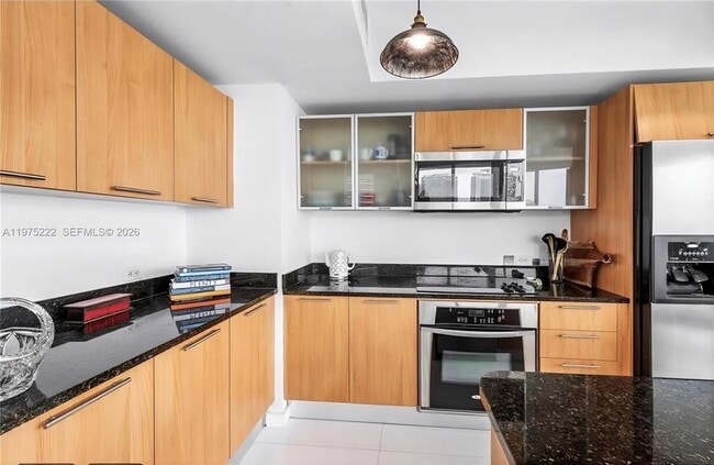 Building Photo - 480 NE 30th St