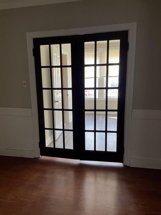 Building Photo - NOW AVAILABLE! 3 Bed, 2 Bath Victorian Home in Newport, PA!