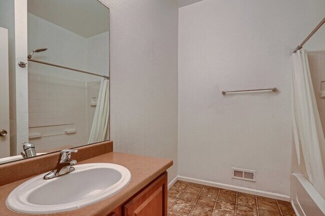 Building Photo - 1747 Candleglow Street