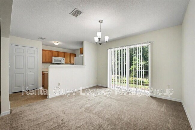 Building Photo - 7414 Palm Hills Dr