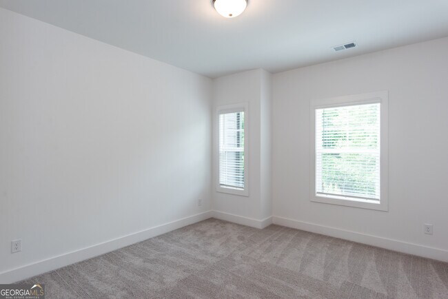 Building Photo - 3140 Marbella Cir