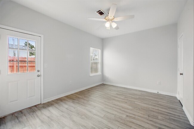 Building Photo - 16884 Kempwood