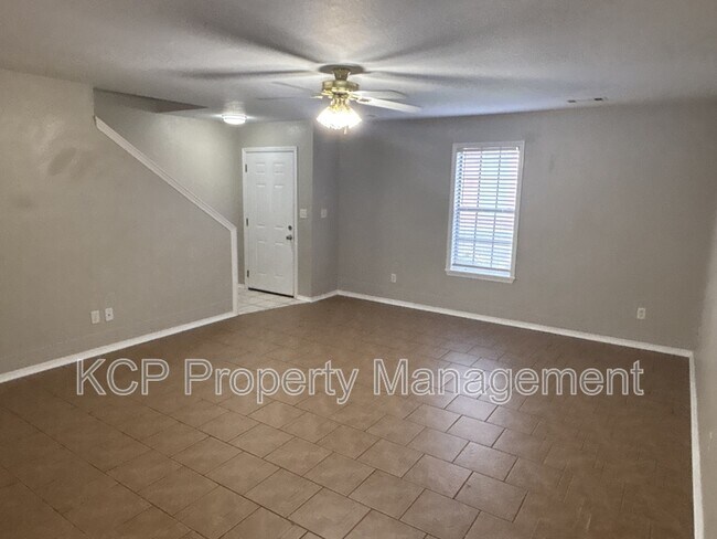Building Photo - 1115 Farley Cir