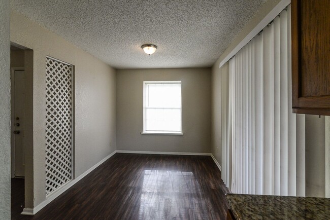 Building Photo - Great Duplex in Rowlett!