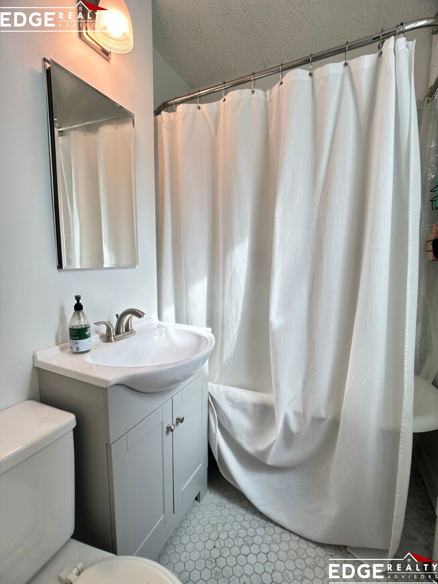 Building Photo - 120 Brainerd Rd