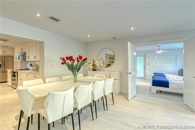 Building Photo - 1800 Admirals Way