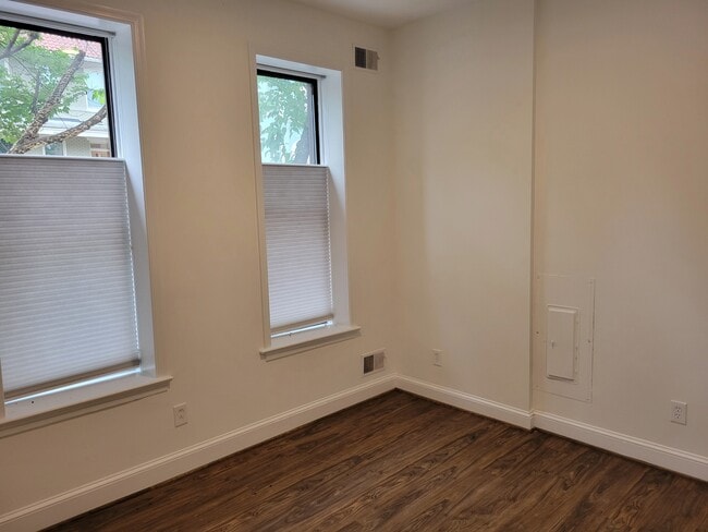 Building Photo - 255 10th St NE