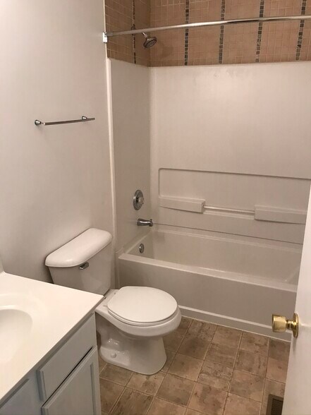 Building Photo - 971 Quill Ln