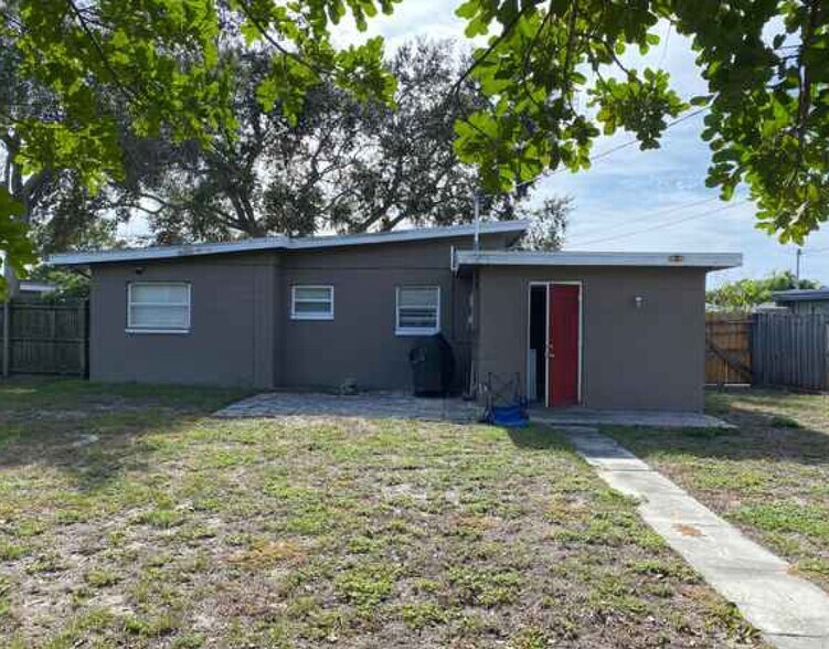 Building Photo - 5283 Jasmine Cir